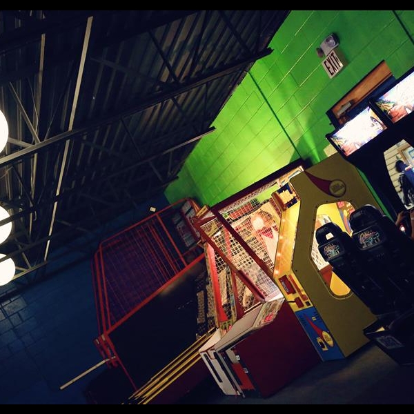 Skateland Rink 810-686-6110 Birthday Party | Lazer Tag | Arcade